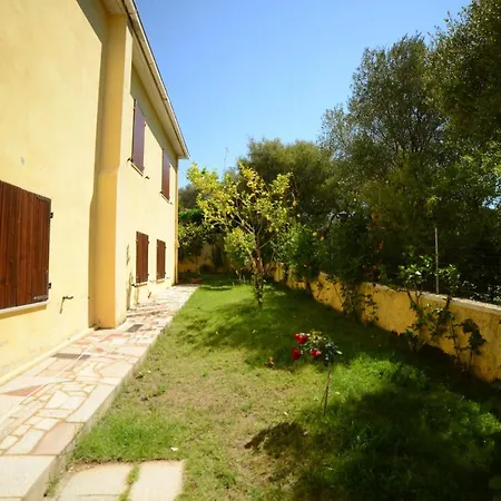 Domenica Apartment *
